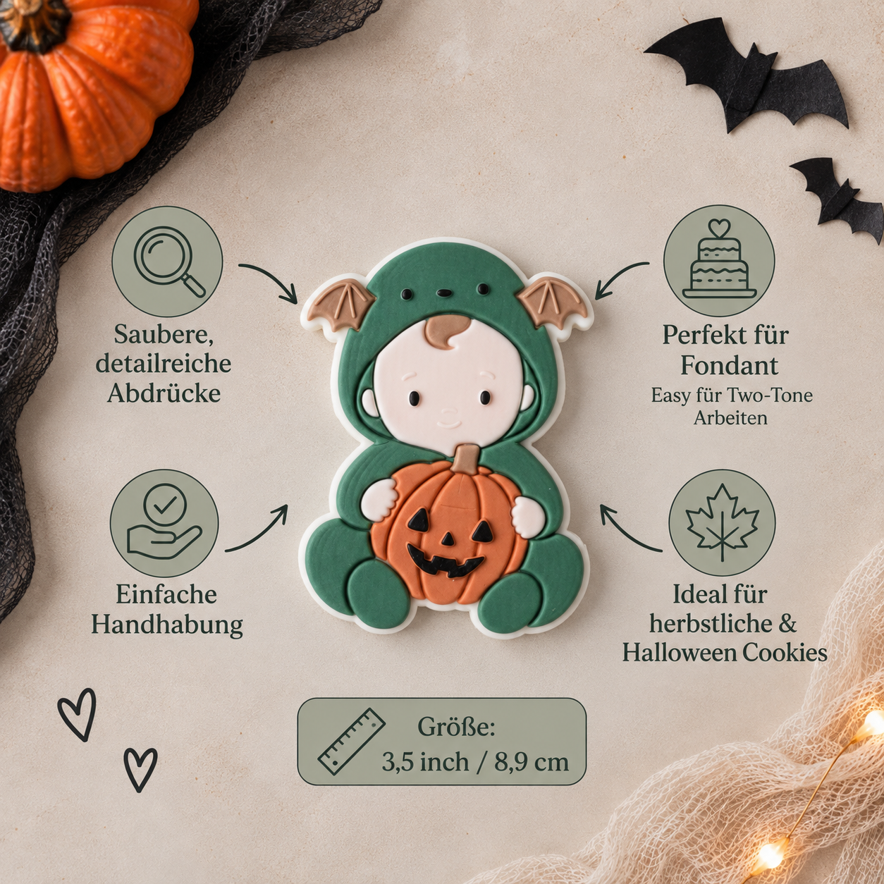 Baby im Halloween Onesie mit Kürbis