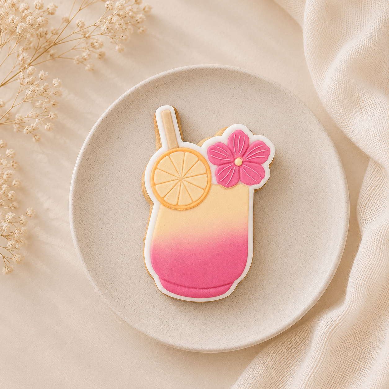 Cocktail mit Blüte