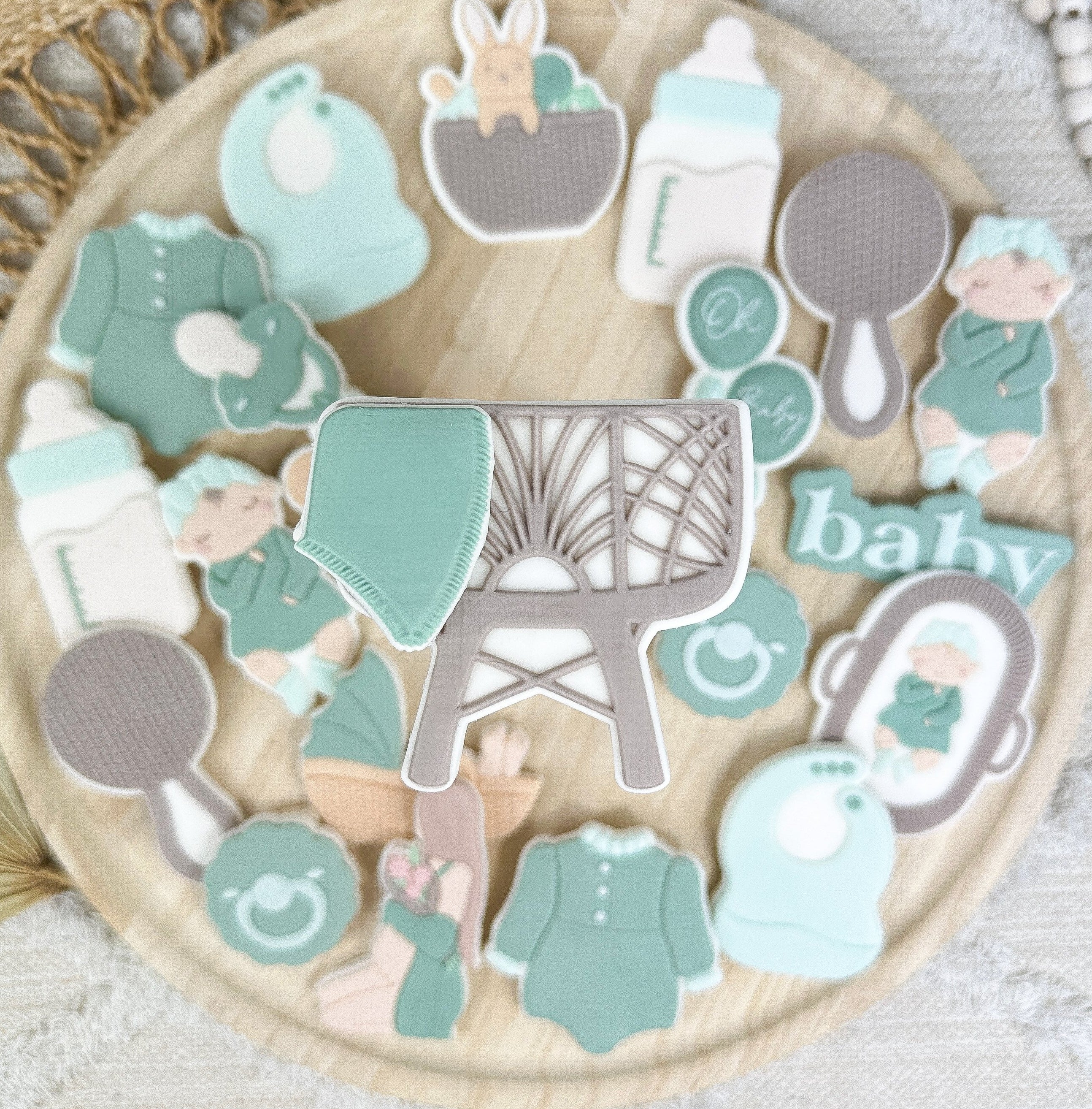 Babybettchen mit Decke